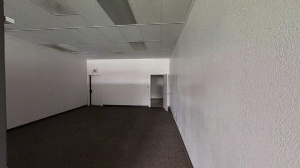 Move-In Ready Retail/Office Storefront @ Downtown Corner: 277 N 5th St, Coalinga, CA 93210